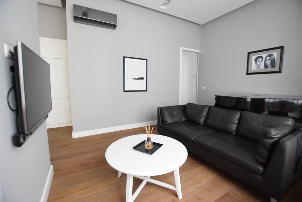 Luxury By Hi5 - Szervita Apartment